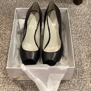 NINE WEST PEEP TOE HEEL